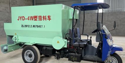 4立方絞龍式撒料車